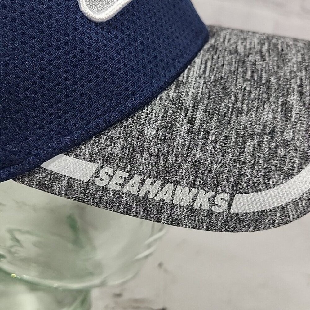 New Era NFL Seattle Seahawks Fitted Hat Size Med-Large - Picture 6 of 10